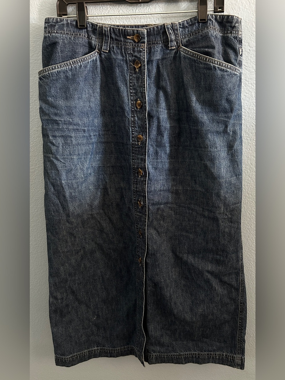 Vintage Jones Denim Skirt Dark Wash
Size 14